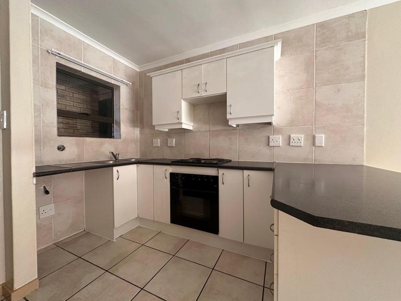 2 Bedroom Property for Sale in Gordons Bay Western Cape